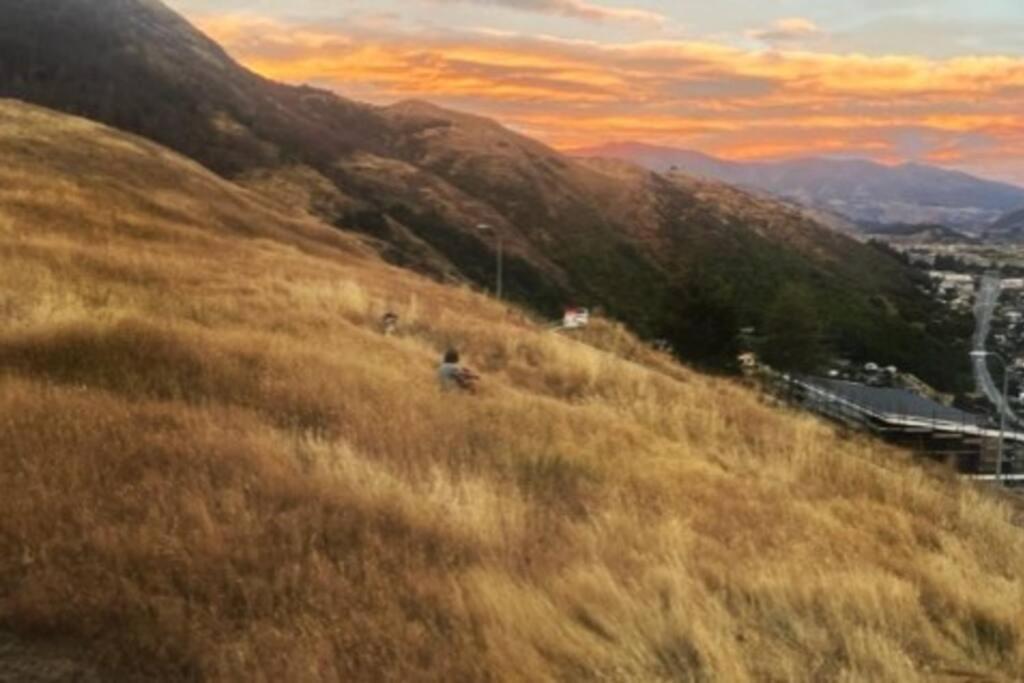 Views On Florence Queenstown Bagian luar foto