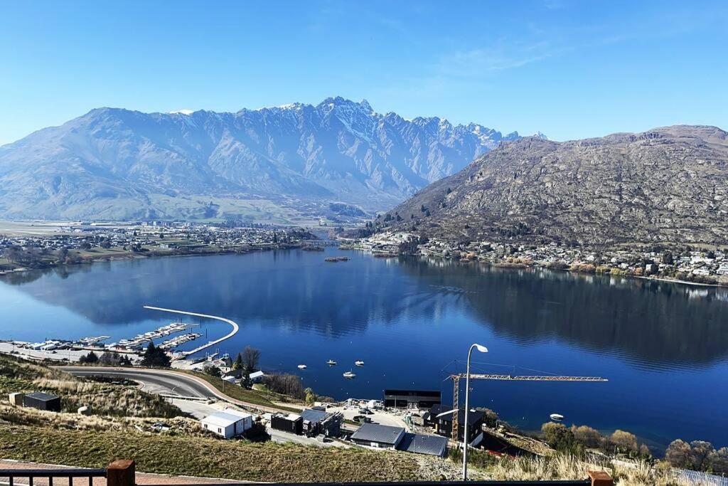 Views On Florence Queenstown Bagian luar foto